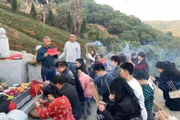 平时上坟可以动土吗 平时上坟可以动土吗